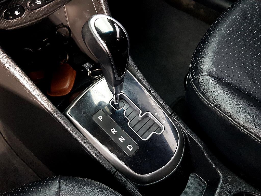 HYUNDAI Accent 2018 Blanco - Importación desde Corea - HF Imports Iquique - Foto 15