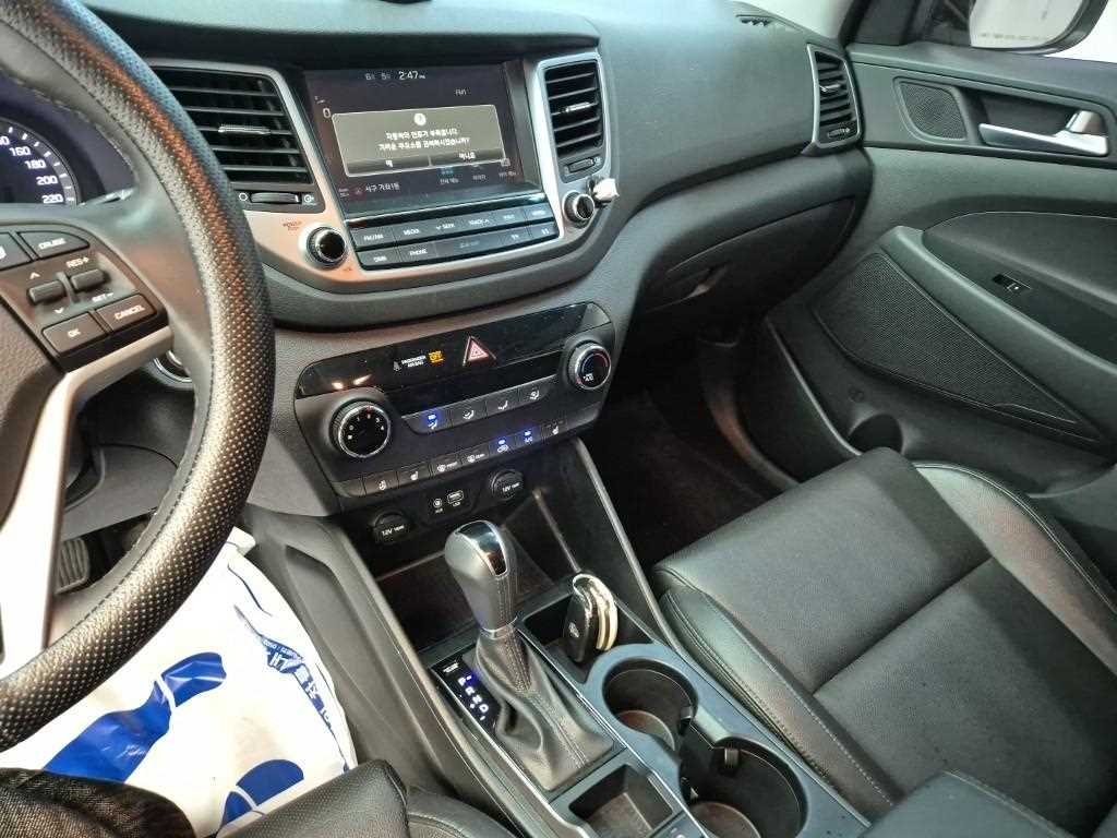 HYUNDAI Tucson - Vista 10