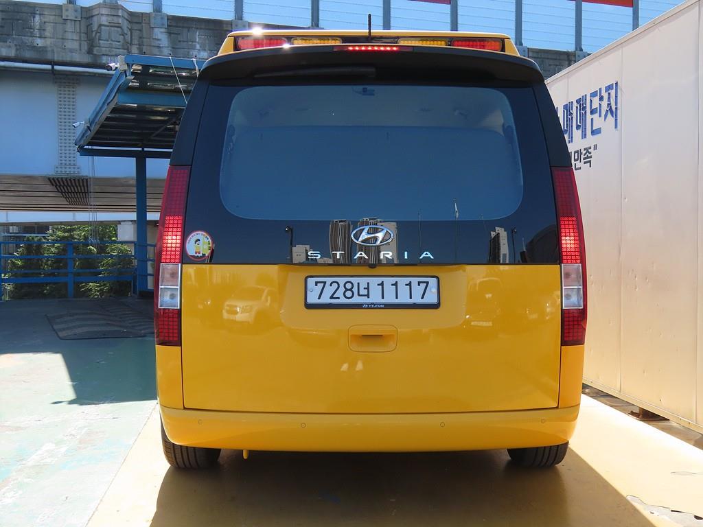 HYUNDAI Staria - Vista 3