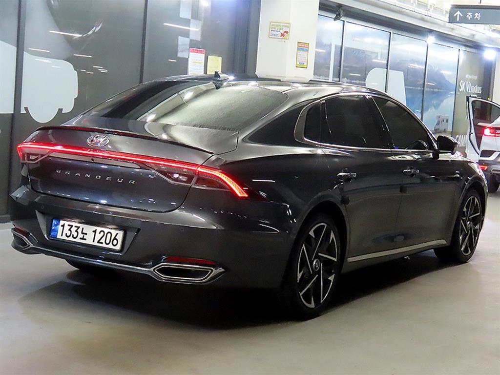 HYUNDAI Grandeur - Vista 4