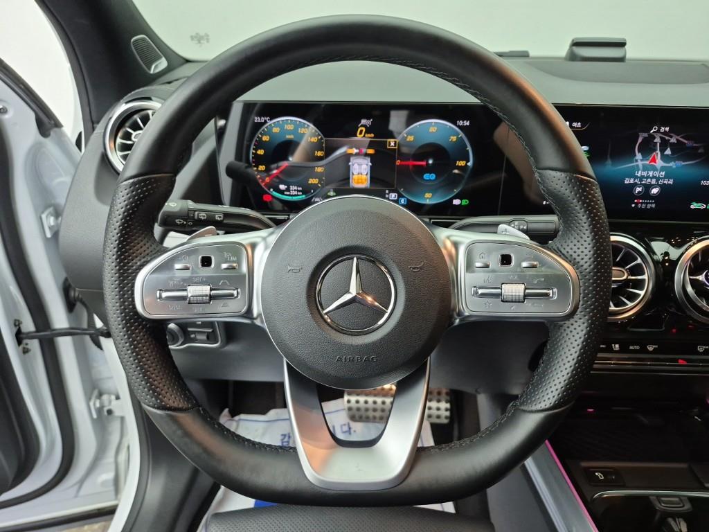 Mercedes Benz EQA - Vista 9