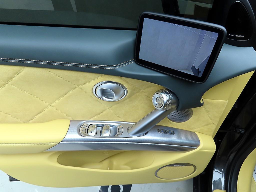 Genesis GV60 - Vista 11