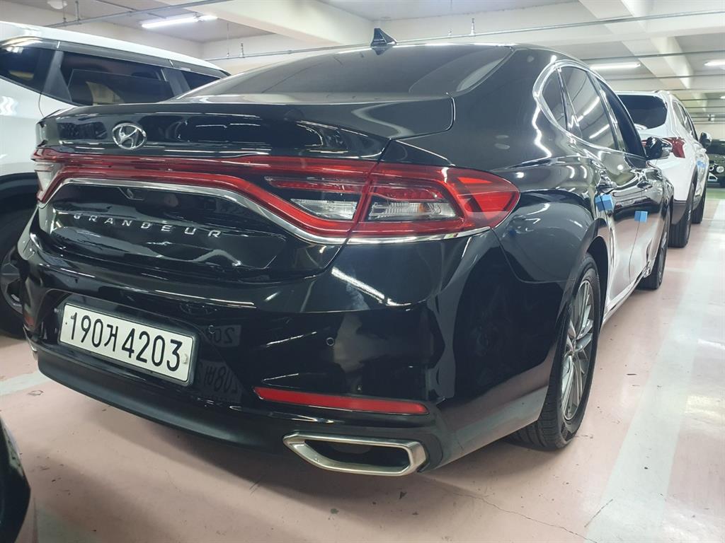 HYUNDAI Grandeur - Vista 4