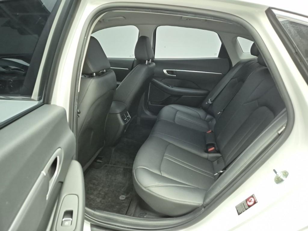 HYUNDAI Sonata - Vista 12