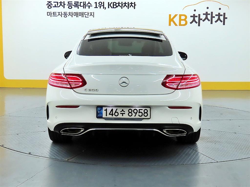 Mercedes Benz C Class - Vista 3