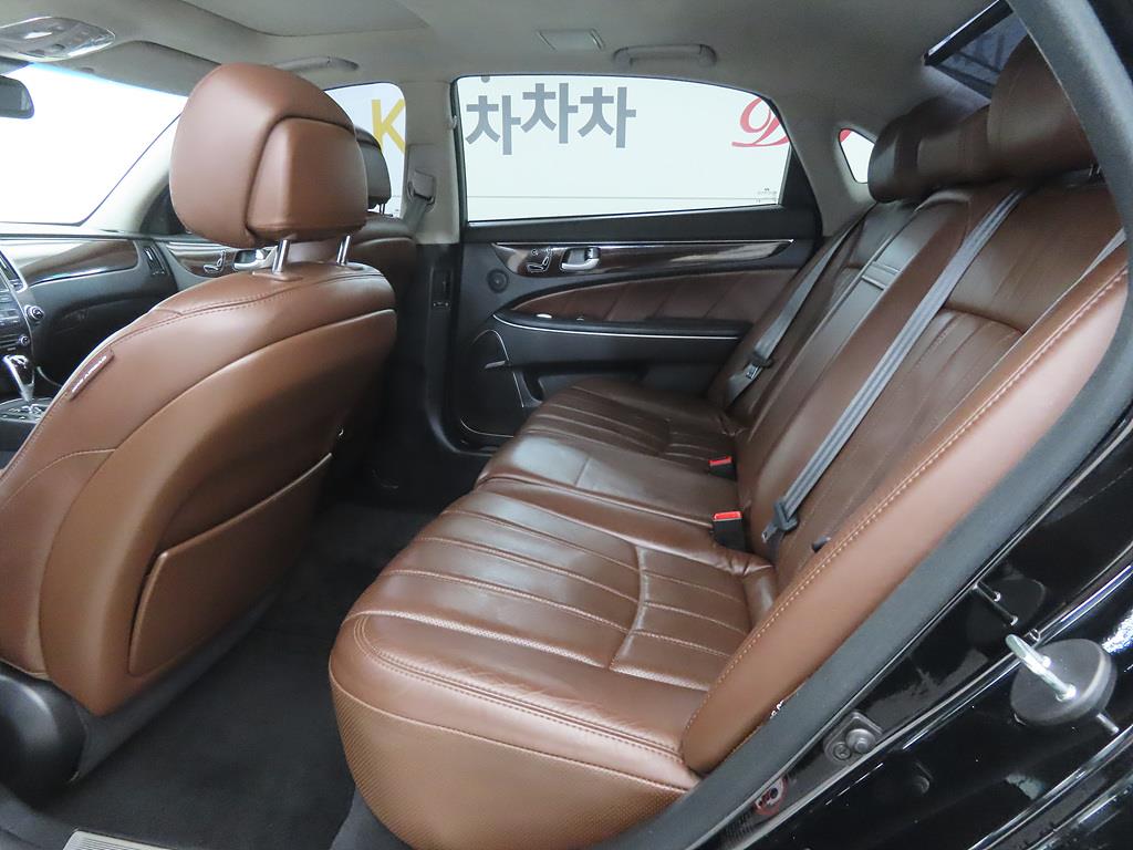 HYUNDAI Equus - Vista 6