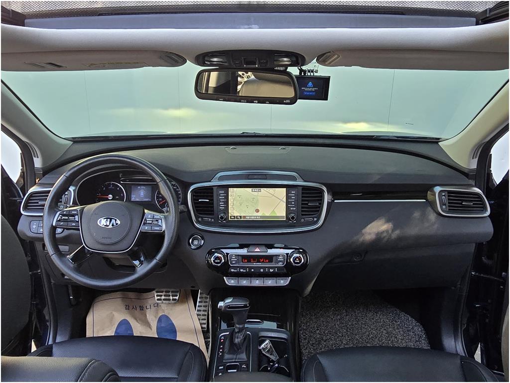 KIA Sorento - Vista 8