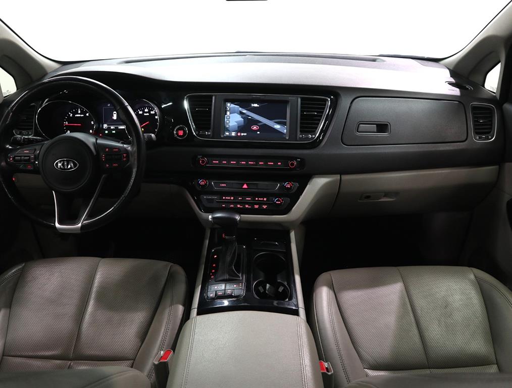 KIA Carnival - Vista 5