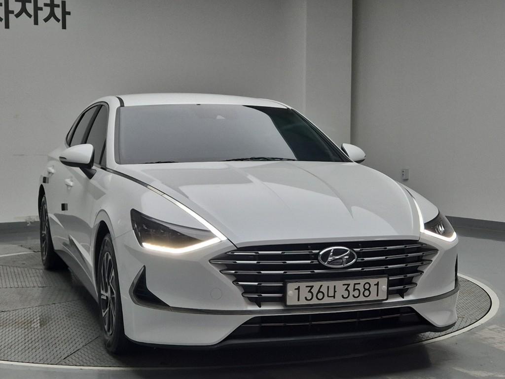 HYUNDAI Sonata - Vista 4