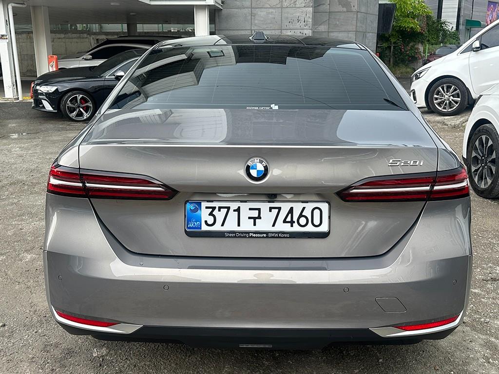 BMW 5 Series - Vista 4