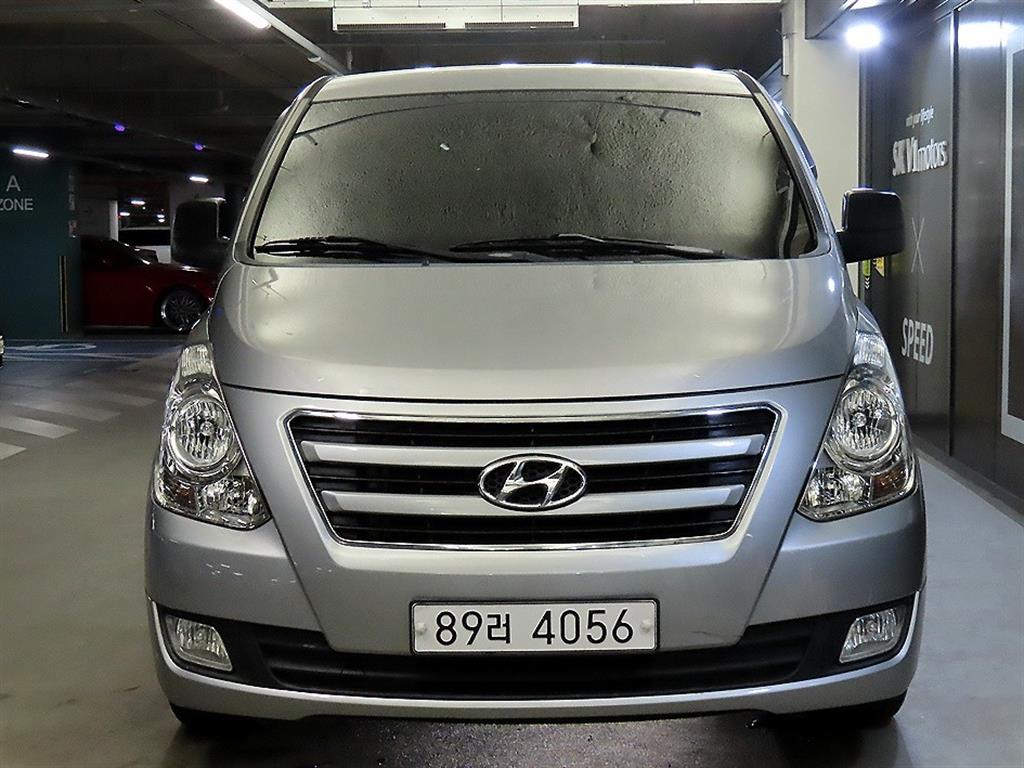 HYUNDAI Starex - Vista 2