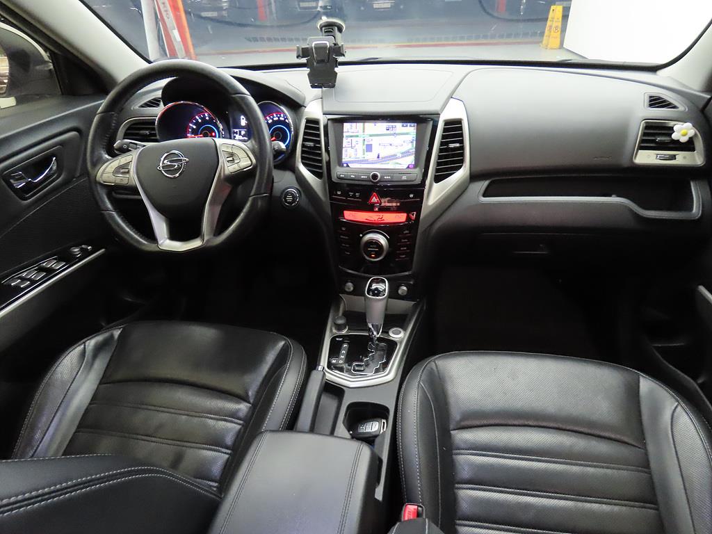 Ssangyong Tivoli - Vista 5