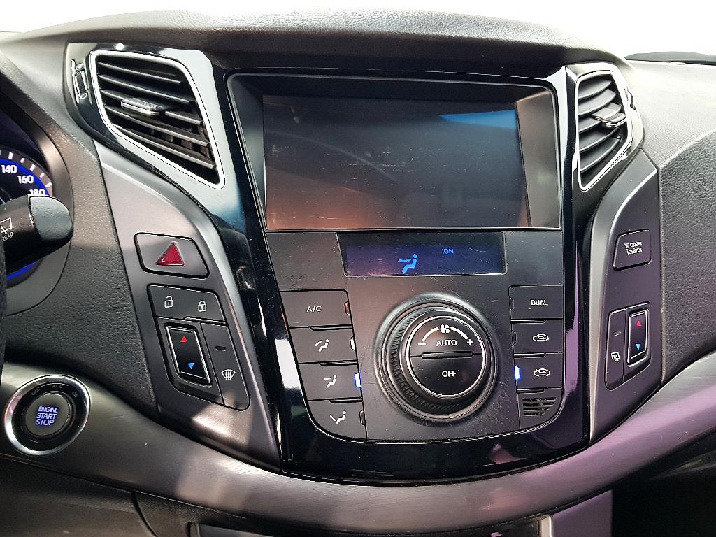 HYUNDAI i40 - Vista 12