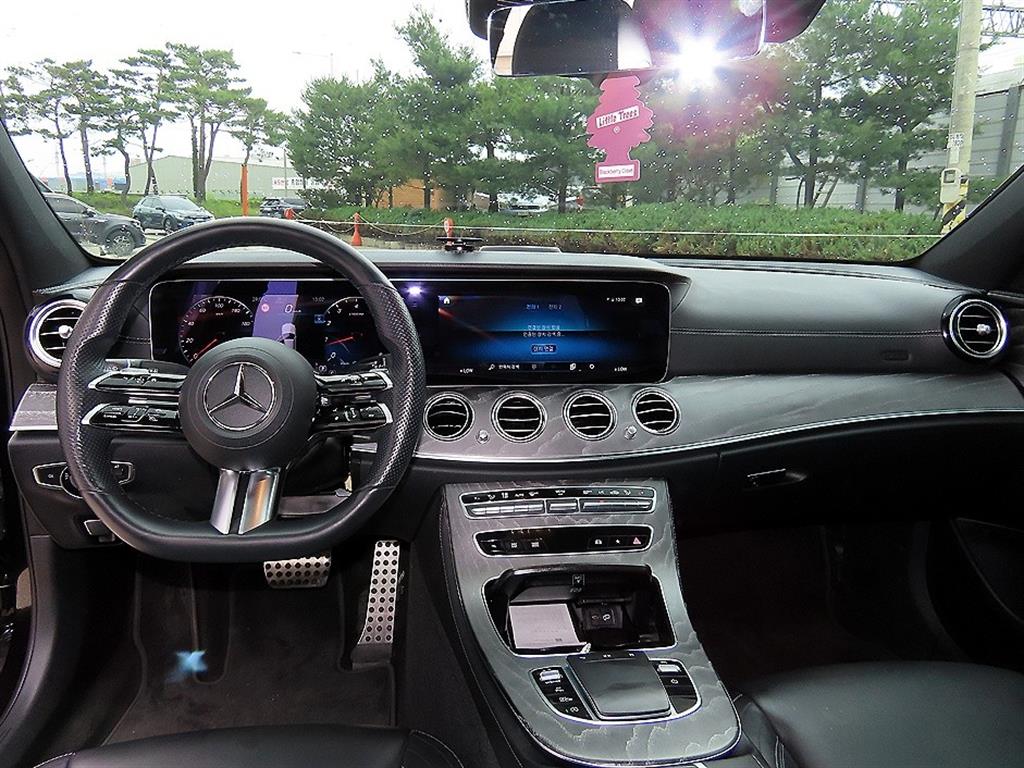 Mercedes Benz E class - Vista 7