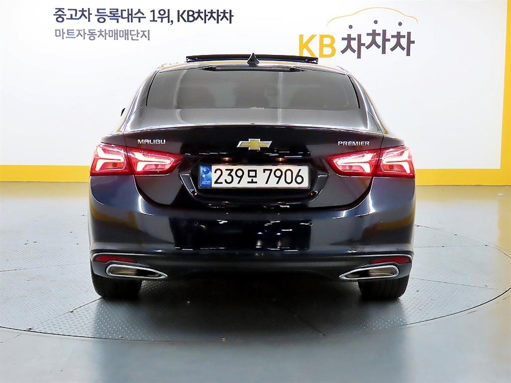 Chevrolet Malibu - Vista 3
