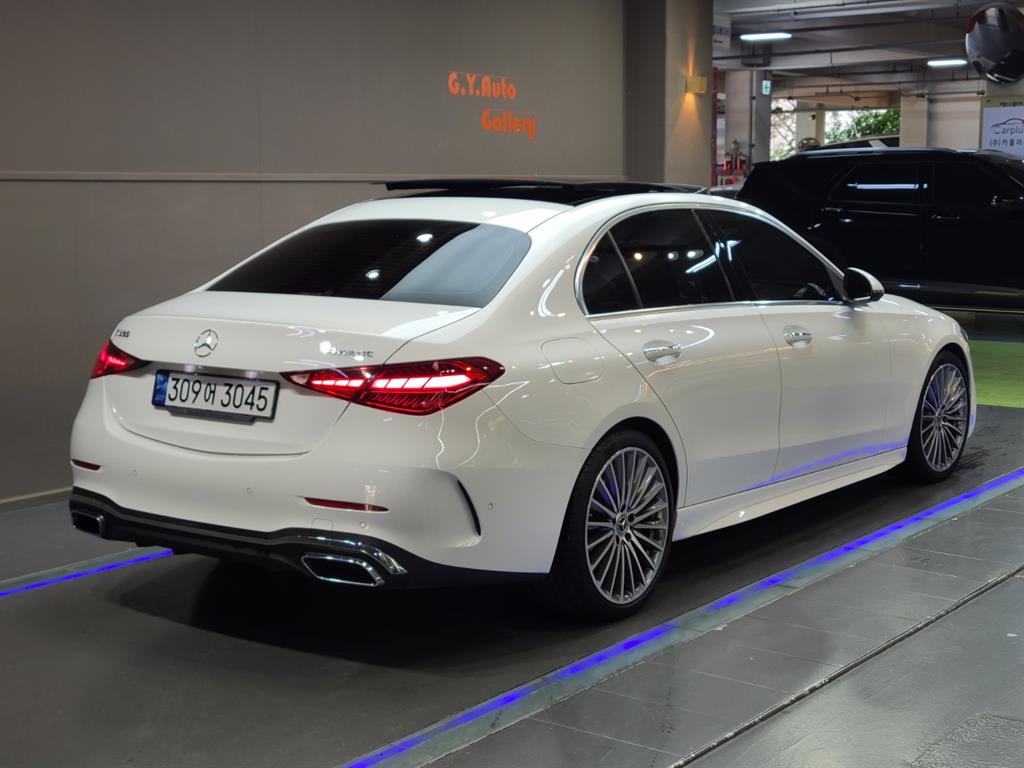 Mercedes Benz C Class - Vista 4