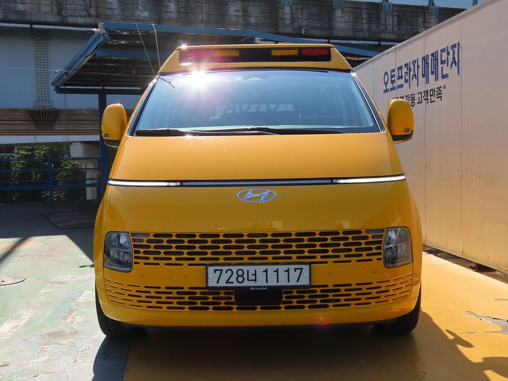 HYUNDAI Staria - Vista 2