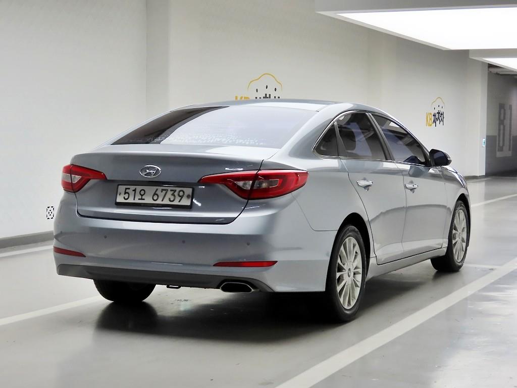HYUNDAI Sonata - Vista 4
