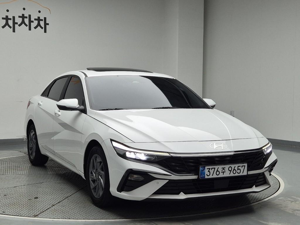 HYUNDAI Avante - Vista 2