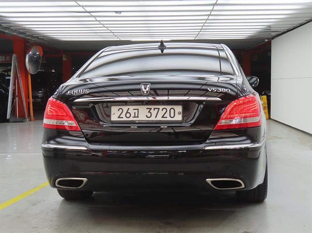 HYUNDAI Equus - Vista 3