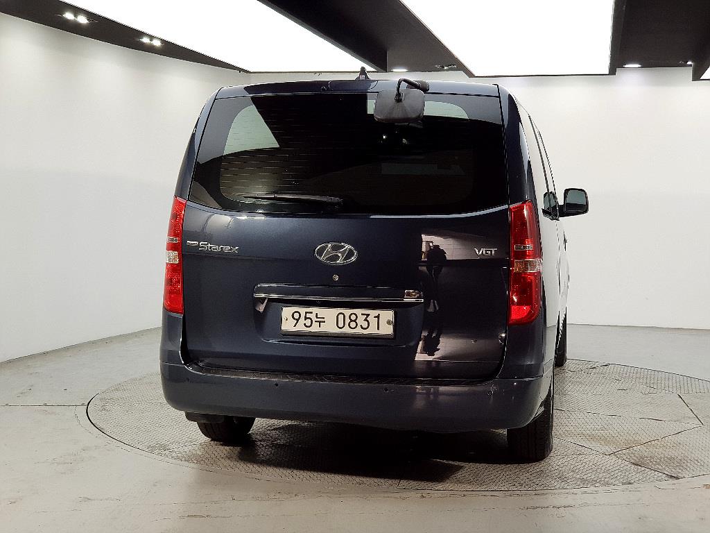 HYUNDAI Starex - Vista 3
