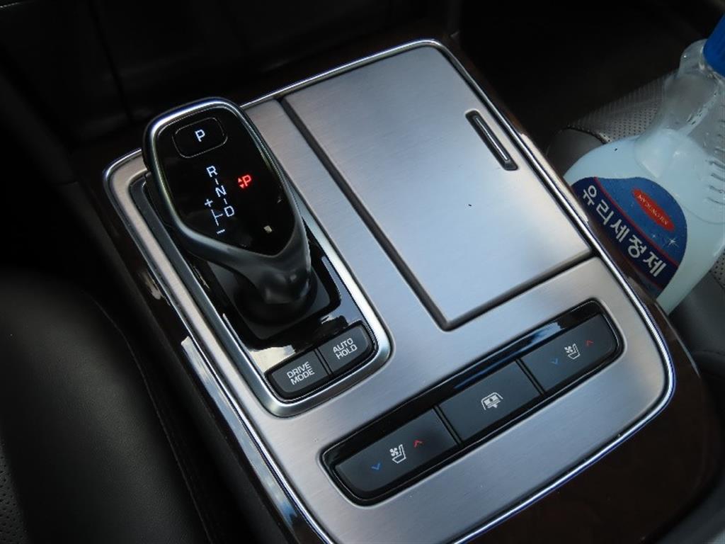 HYUNDAI Equus - Vista 11