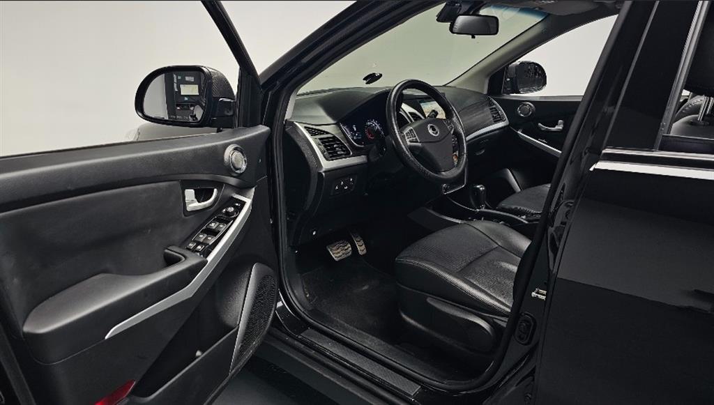 Ssangyong Korando 2016 Negro - Importación desde Corea - HF Imports Iquique - Foto 15