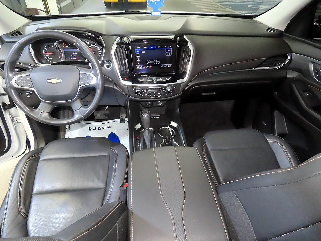 Chevrolet Travers - Vista 10