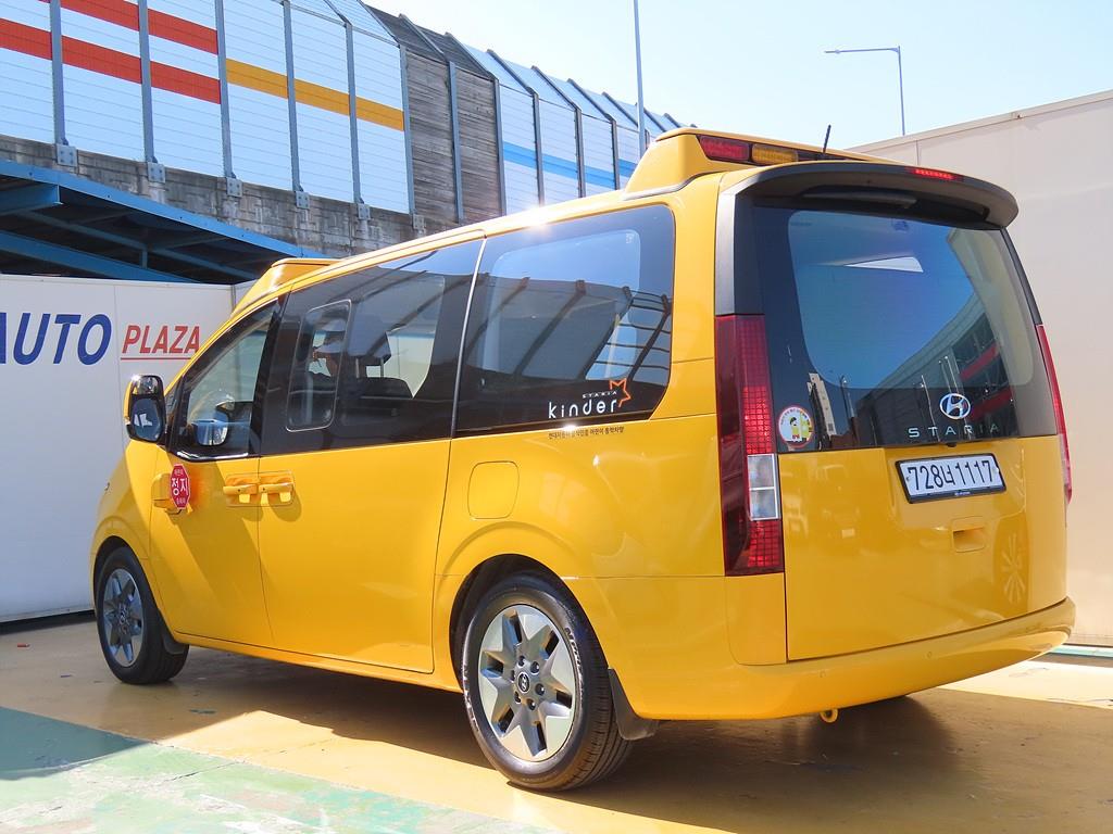 HYUNDAI Staria - Vista 4