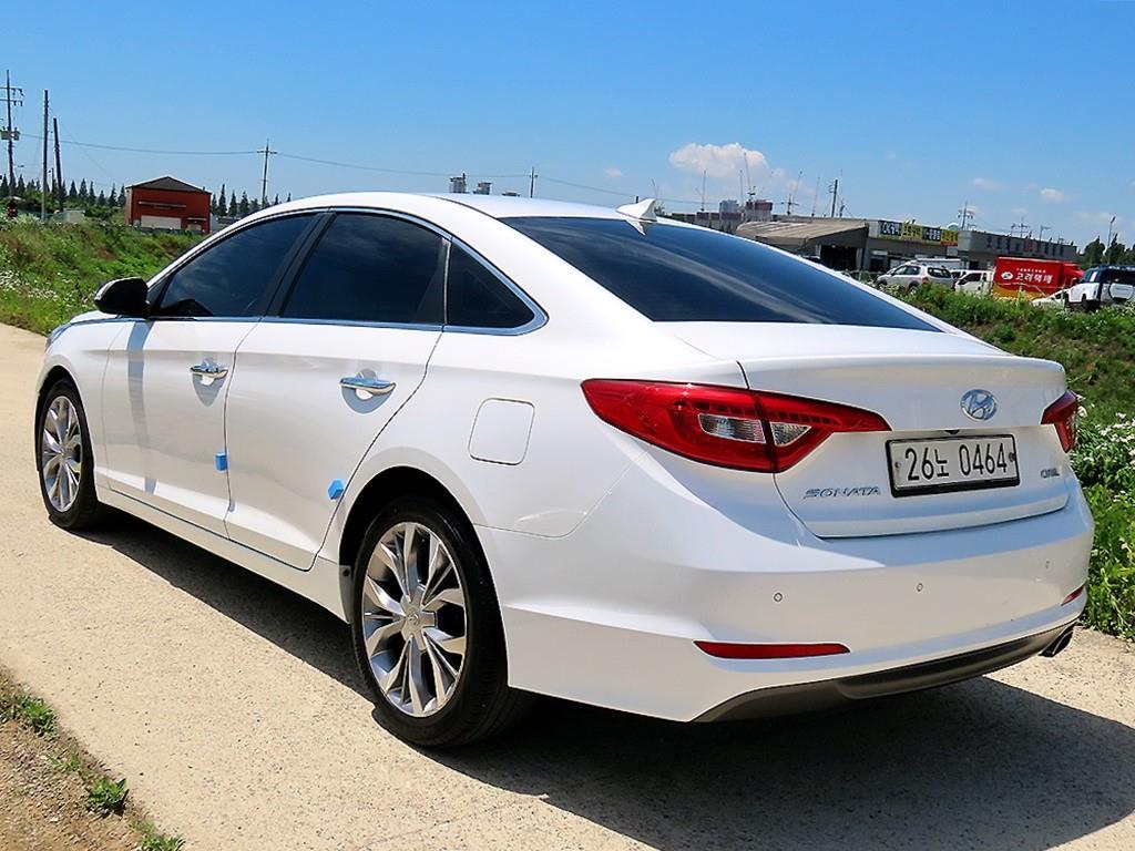 HYUNDAI Sonata - Vista 3