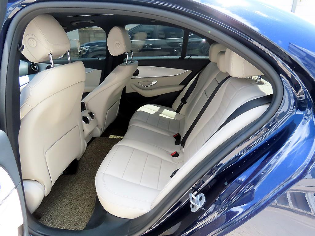 Mercedes Benz E class - Vista 6
