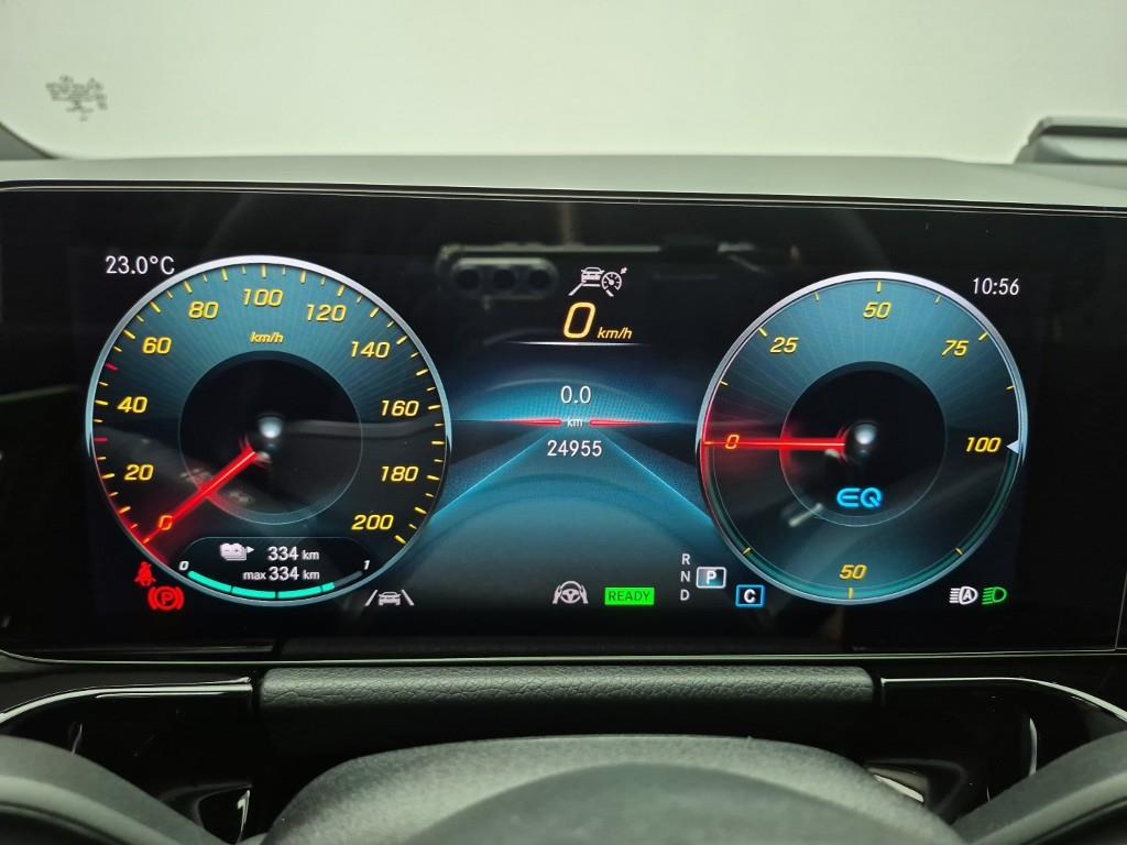 Mercedes Benz EQA - Vista 7