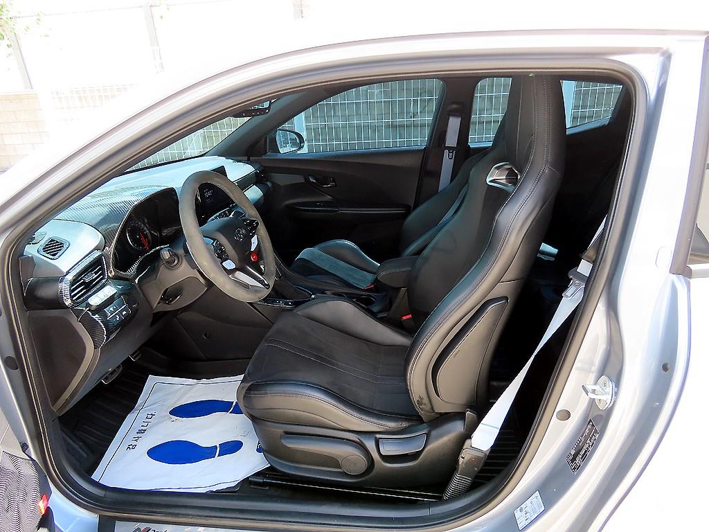 HYUNDAI Veloster - Vista 5