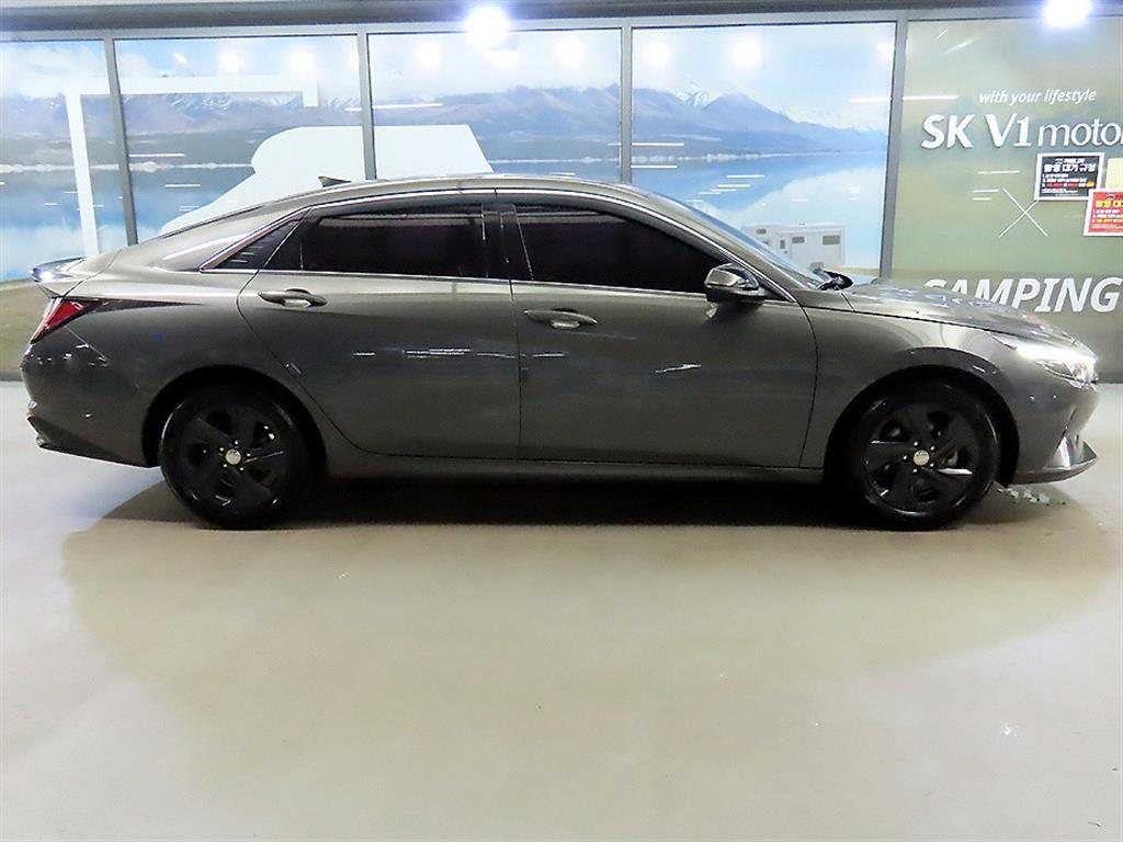 HYUNDAI Avante - Vista 3