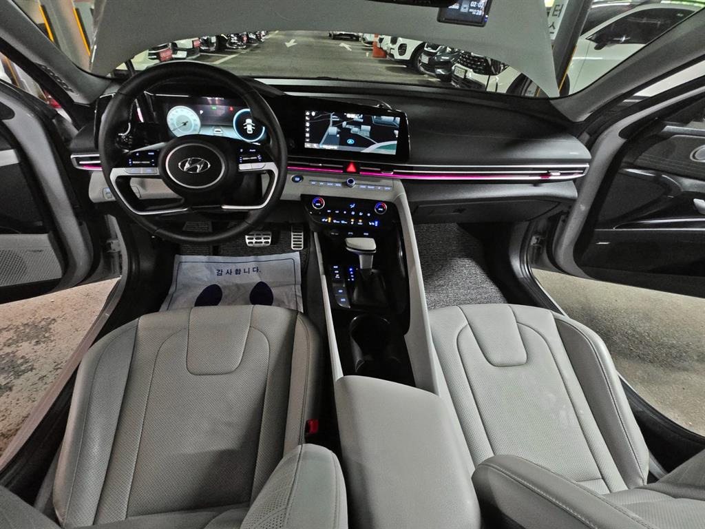 HYUNDAI Avante - Vista 8