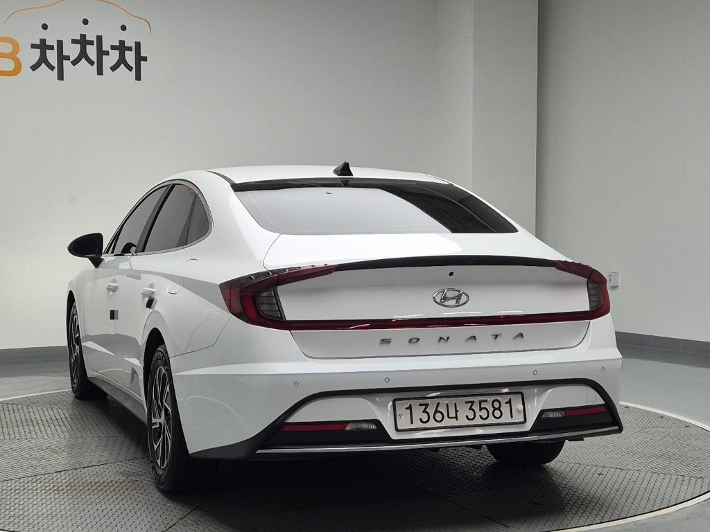 HYUNDAI Sonata - Vista 2