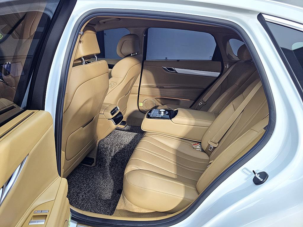 Genesis G80 - Vista 9
