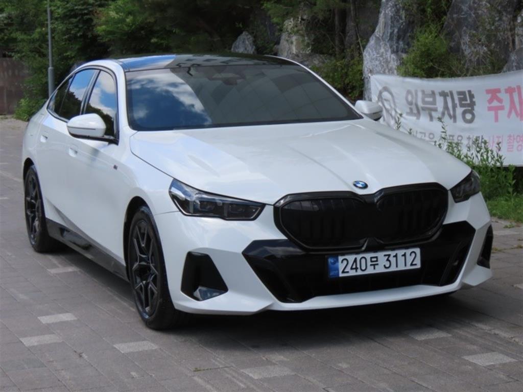 BMW 5 Series - Vista 3