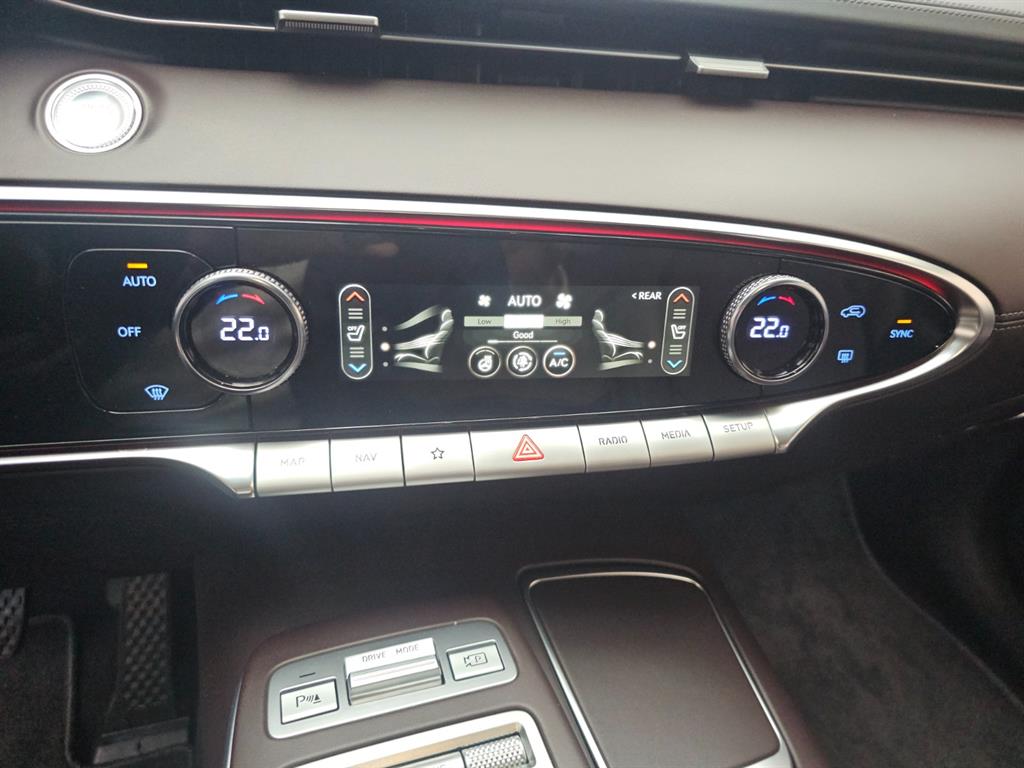 Genesis GV70 - Vista 12