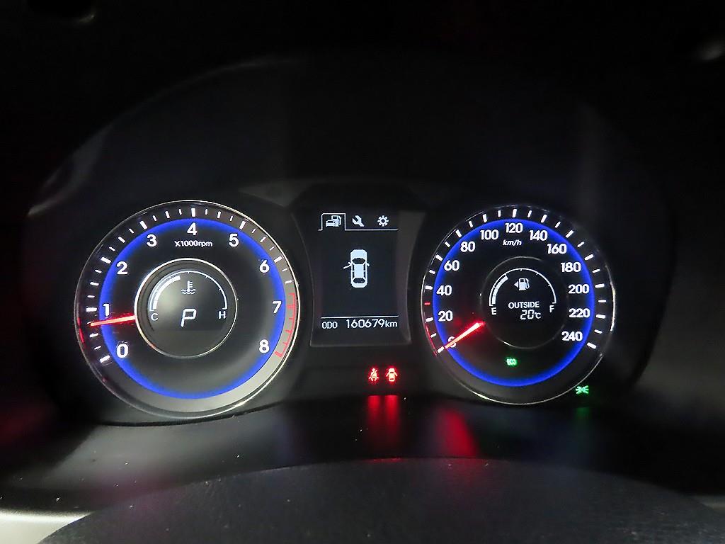 HYUNDAI i40 - Vista 8