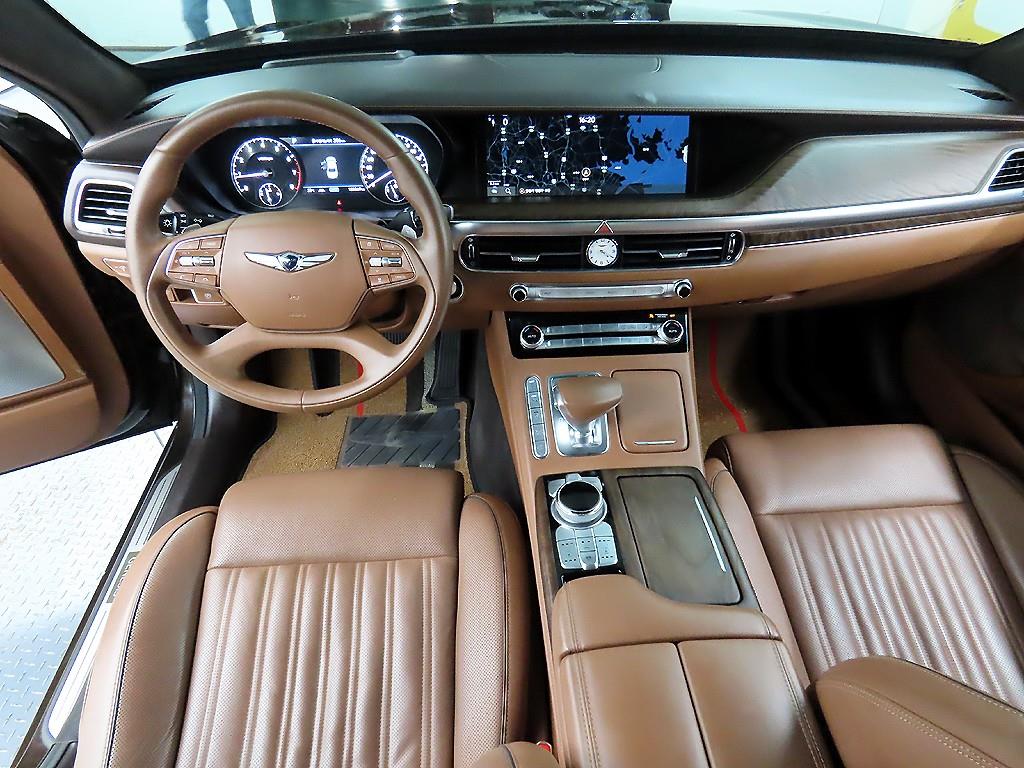Genesis G90 - Vista 7