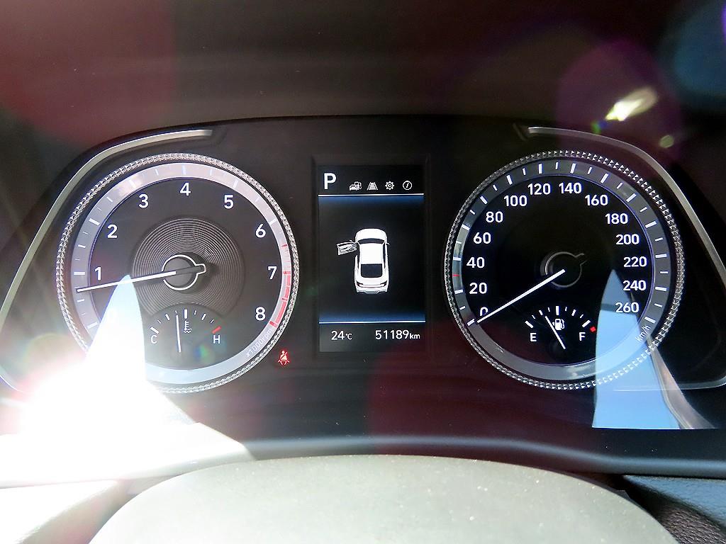 HYUNDAI Sonata - Vista 9