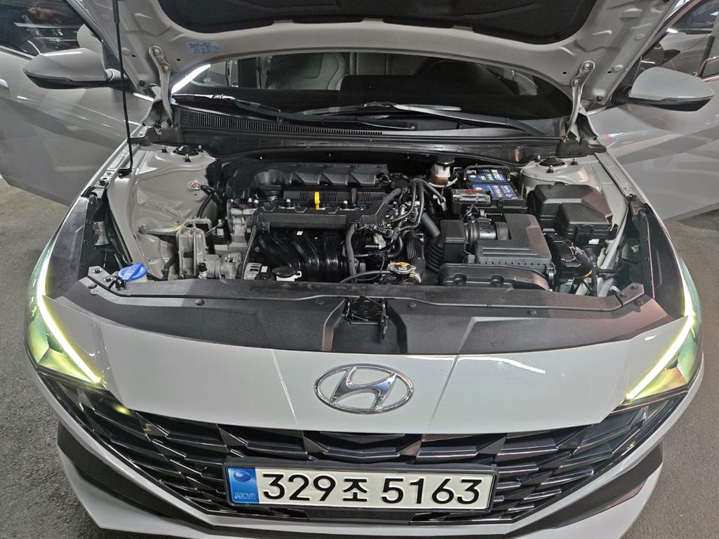 HYUNDAI Avante - Vista 6