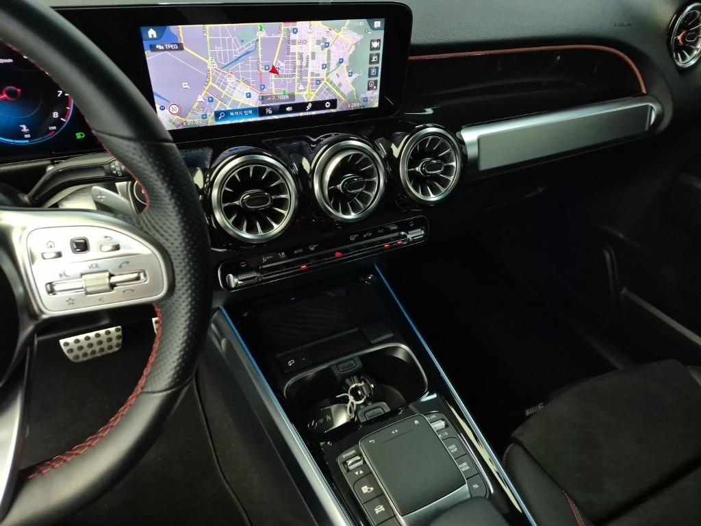 Mercedes Benz GLB Class - Vista 10