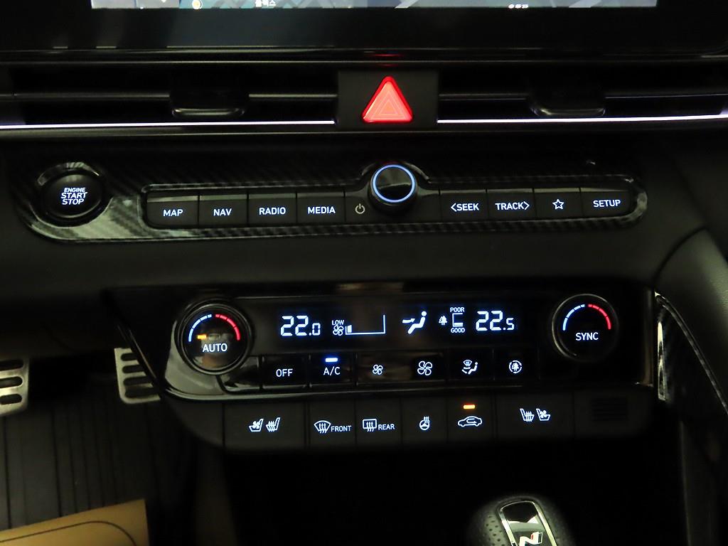 HYUNDAI Avante - Vista 9