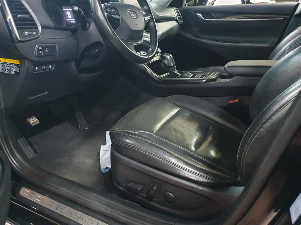 HYUNDAI Grandeur - Vista 5