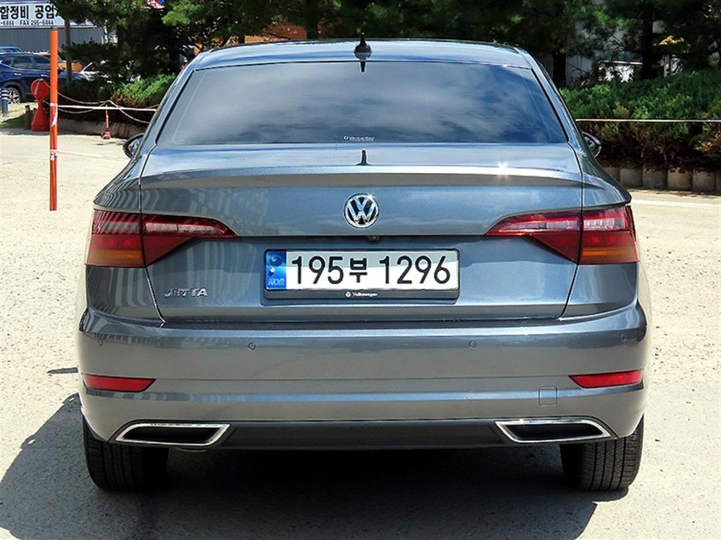 Volkswagen Jetta - Vista 4
