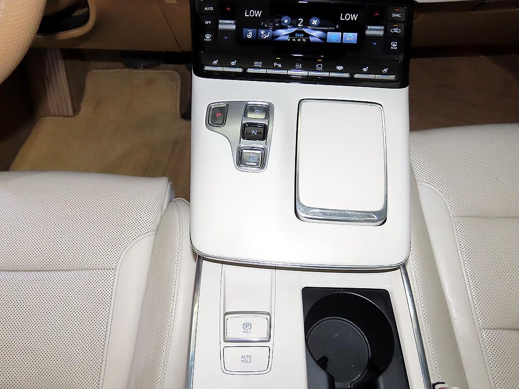 HYUNDAI Grandeur - Vista 12