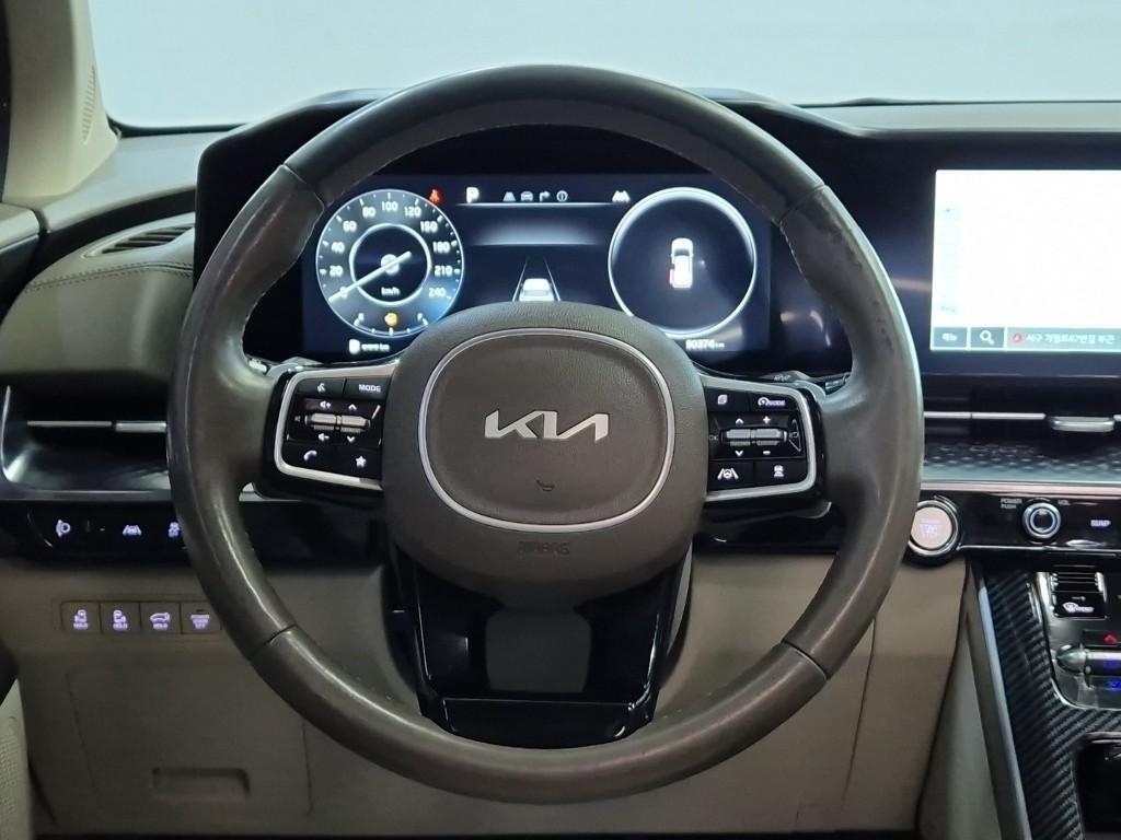 KIA Carnival - Vista 8