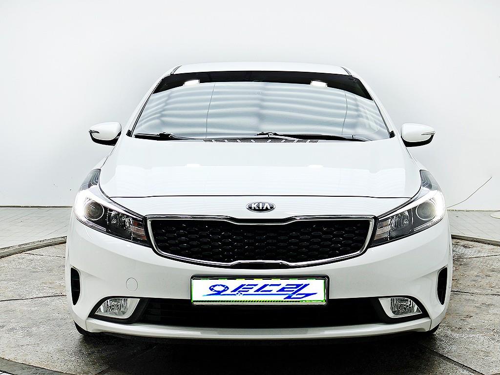 KIA K3 2018 Blanco - Importación desde Corea - HF Imports Iquique - Foto 1